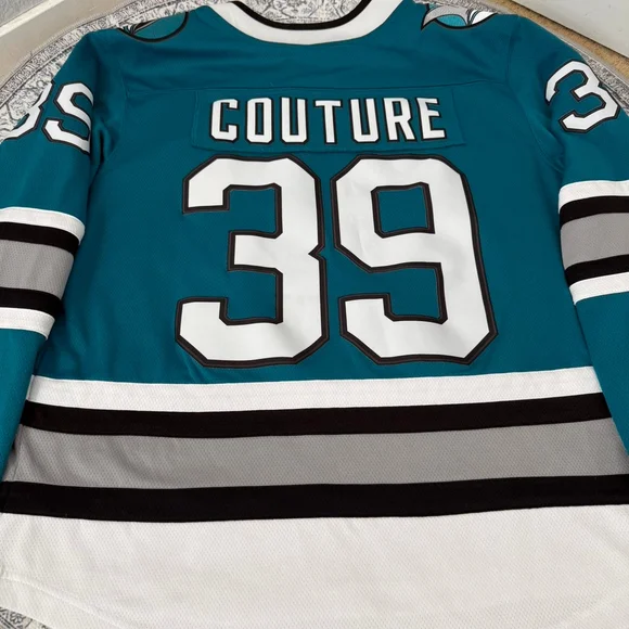 San Jose Sharks Logan Couture #39 Hockey Jersey - Size M - Picture 6 of 7